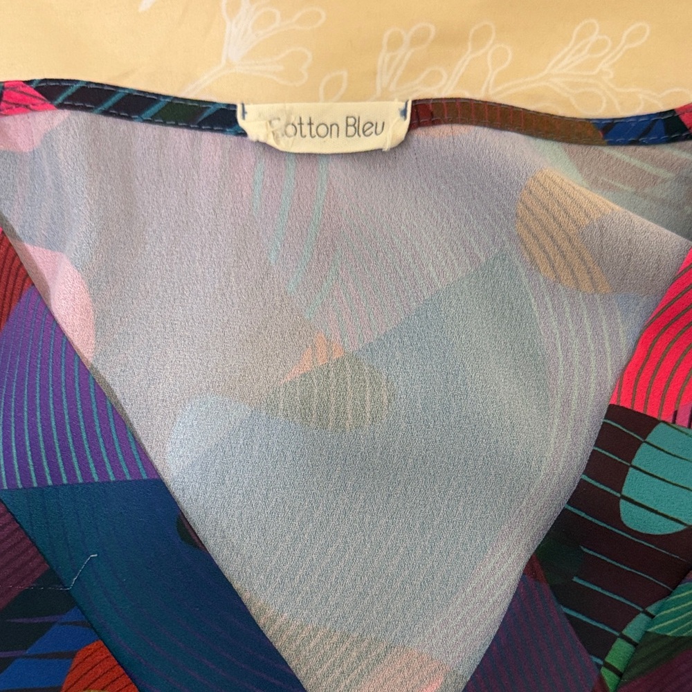 Colorful Abstract V-Neck Blouse - Picture 2 of 3